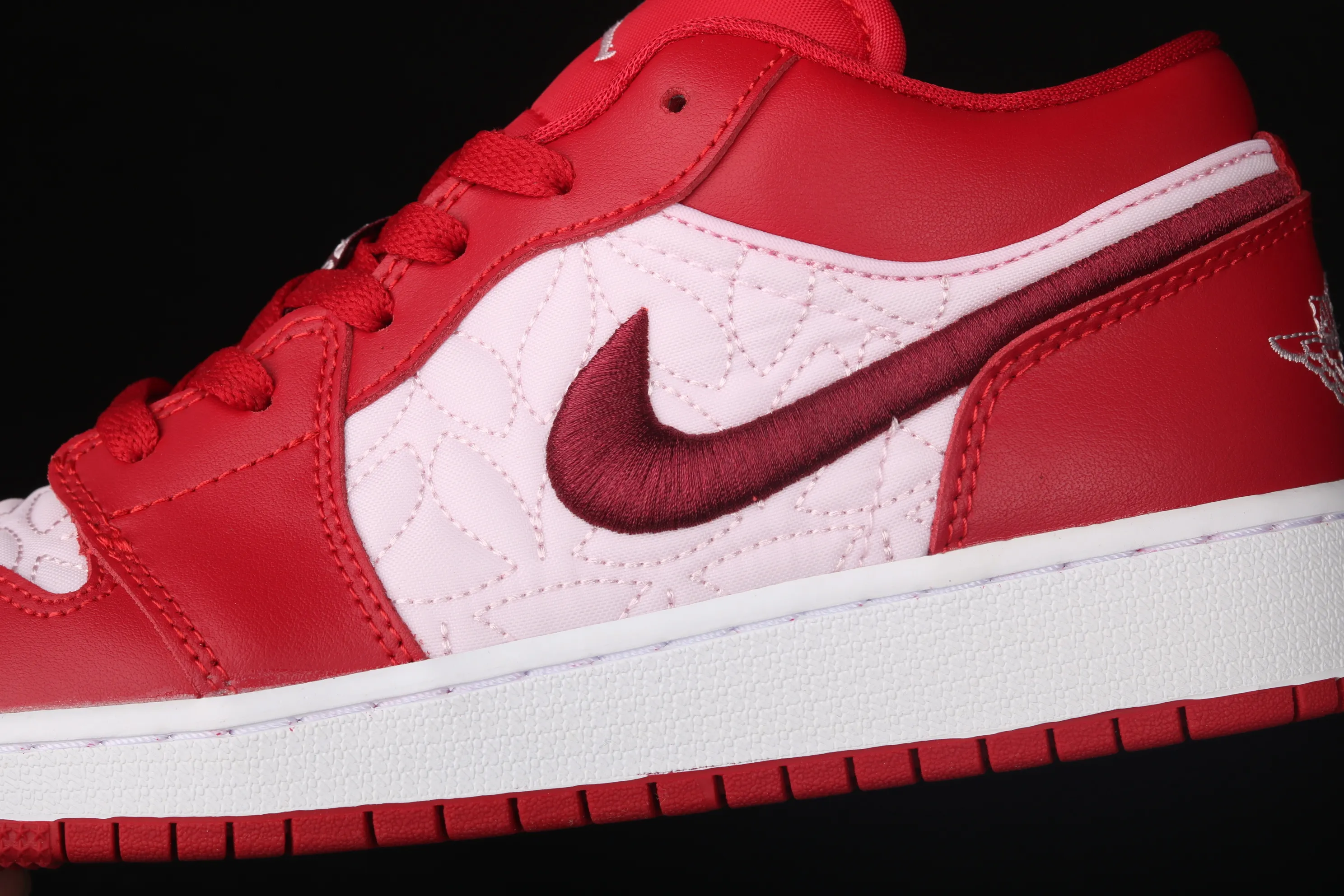 All categories Air Jordan Jordan series basketball shoes Air Jordan 1 Low Air Jordan 1 Low AJ1 Joe 1 Christmas red low-top basketball shoes DB3621-600